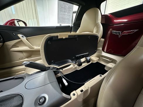 Used 2007 Chevrolet Corvette Convertible w/ Preferred Equipment Group RWD image 28