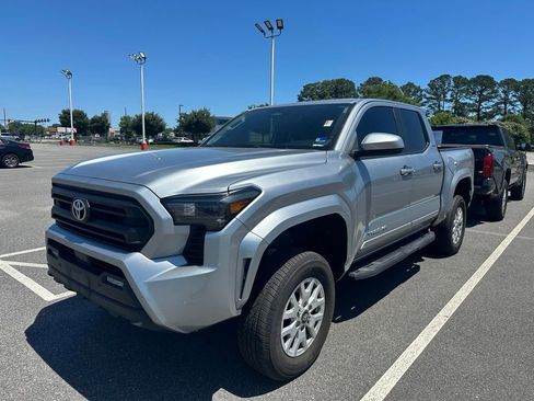 Used 2024 Toyota Tacoma SR5 AWD/4WD image 2
