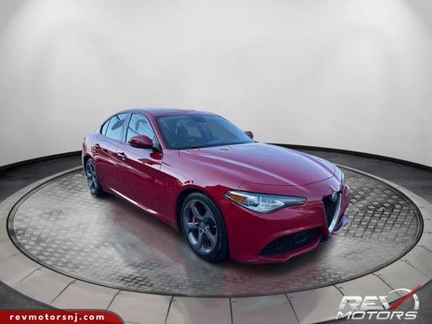 Used 2018 Alfa Romeo Giulia RWD image 7