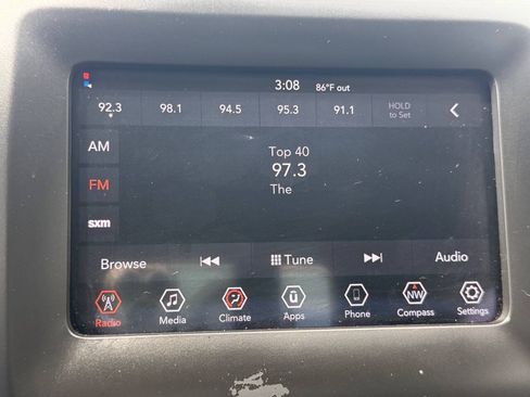 Used 2019 Jeep Cherokee Latitude w/ Popular Appearance Group FWD image 11