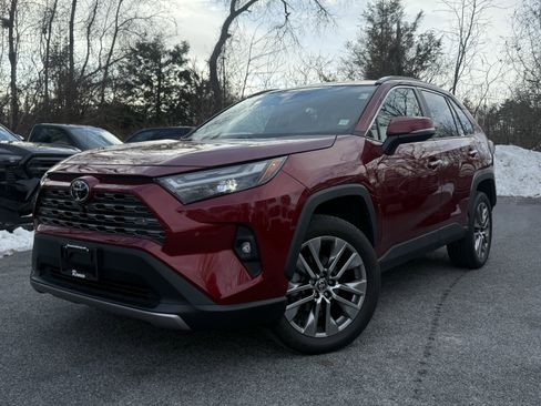 Used 2022 Toyota RAV4 Limited image 1