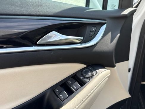 Used 2023 Buick Enclave Essence w/ Experience Buick Package FWD image 14