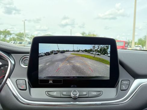 Used 2025 Chevrolet Blazer LT FWD image 24