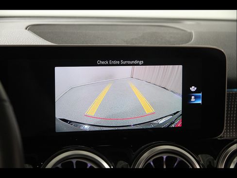 Used 2020 Mercedes-Benz GLB 250 4MATIC image 15