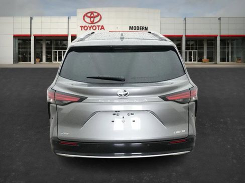 New 2026 Toyota Sienna Limited image 18