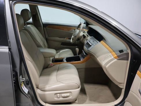 Used 2005 Toyota Avalon XLS image 22