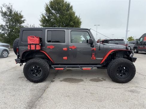 Used 2016 Jeep Wrangler Unlimited Rubicon w/ Connectivity Group image 7