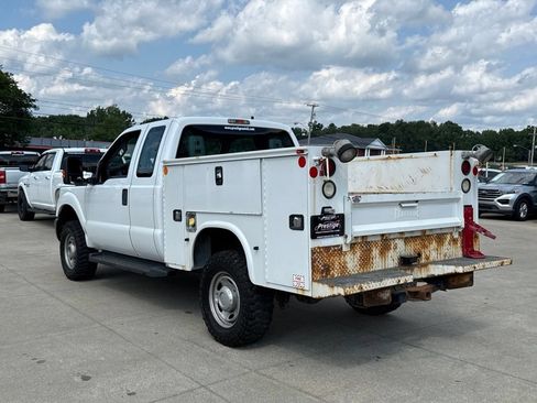 Used 2015 Ford F250 XL w/ Power Equipment Group AWD/4WD image 4