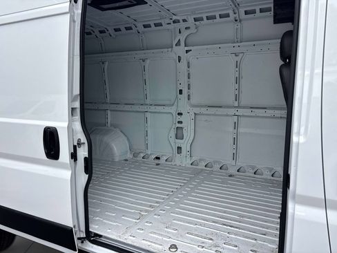 Used 2026 RAM ProMaster 2500 w/ Convenience Group FWD image 16