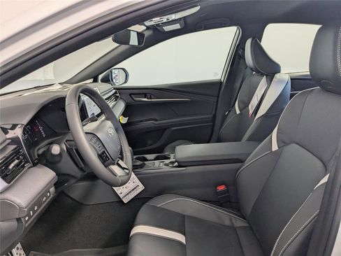 New 2026 Toyota Camry SE image 10