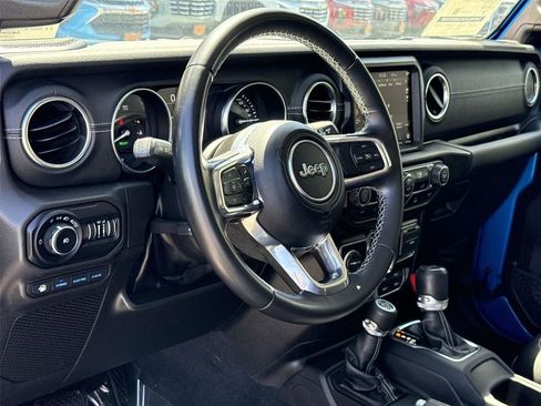 Used 2022 Jeep Wrangler Unlimited Sahara image 9