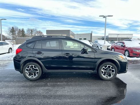 Used 2017 Subaru Crosstrek 2.0i Premium w/ Moonroof Package image 14