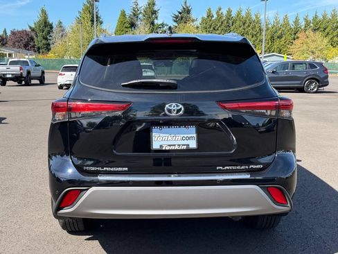 Used 2022 Toyota Highlander Platinum AWD/4WD image 7