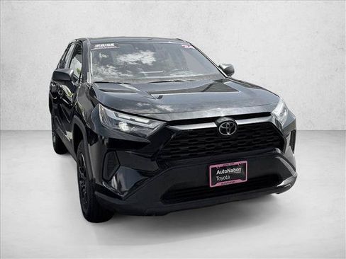 Used 2024 Toyota RAV4 LE AWD/4WD image 3