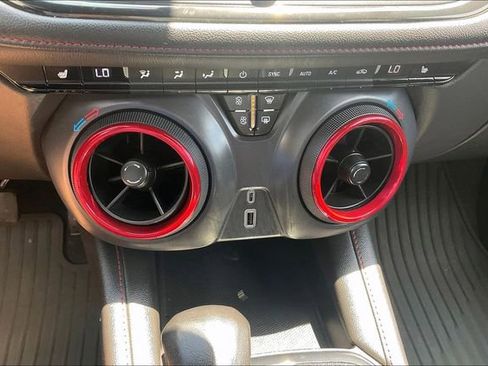Used 2022 Chevrolet Blazer RS FWD image 29