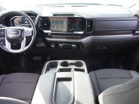 Certified 2024 GMC Sierra 1500 Elevation image 12