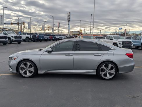 Used 2019 Honda Accord Touring image 7