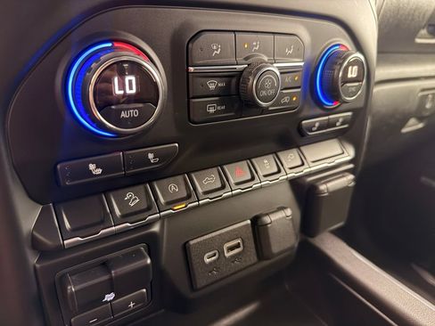 Used 2019 Chevrolet Silverado 1500 LT Trail Boss AWD/4WD image 31