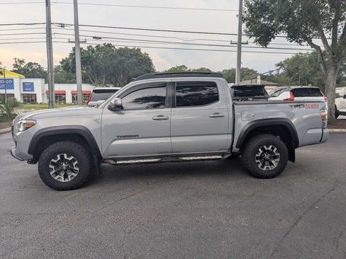 Used 2020 Toyota Tacoma TRD Off-Road w/ TRD Premium Off Road Package AWD/4WD image 3