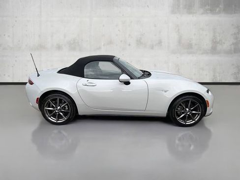 Used 2016 MAZDA MX-5 Miata Grand Touring image 4