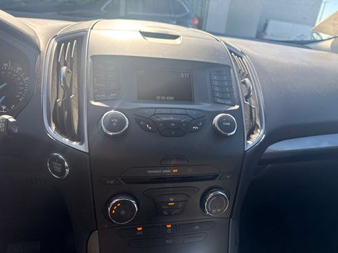 Used 2017 Ford Edge SE FWD image 14
