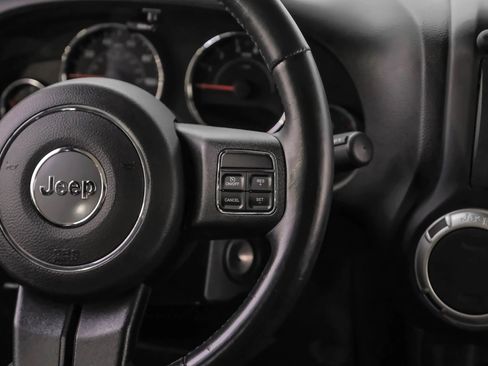 Used 2014 Jeep Wrangler Unlimited Sahara image 11