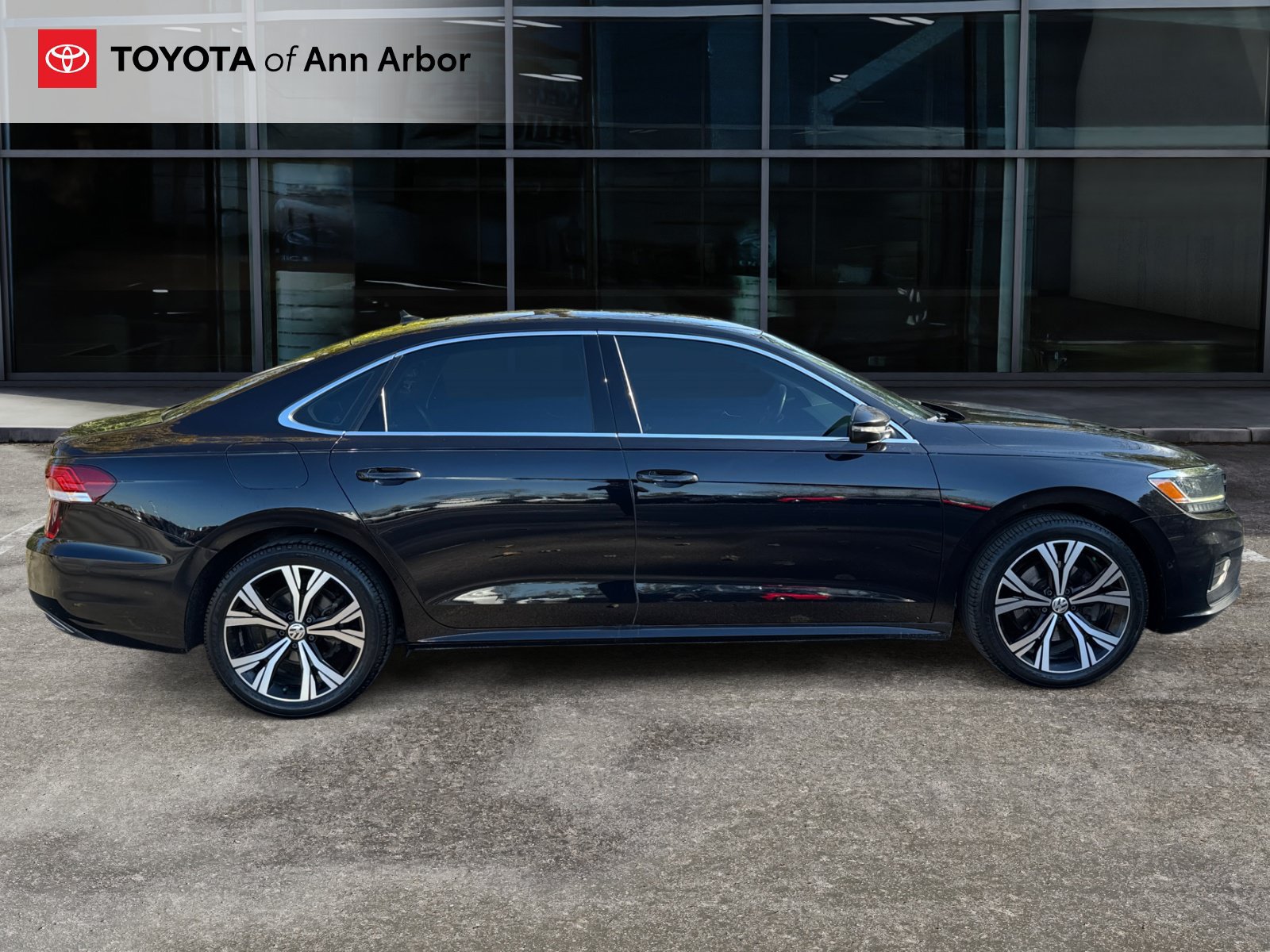 Used 2020 Volkswagen Passat 2.0T SEL FWD image 12