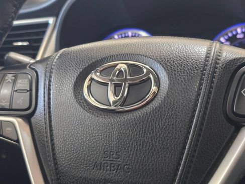 Used 2014 Toyota Highlander XLE AWD/4WD image 18