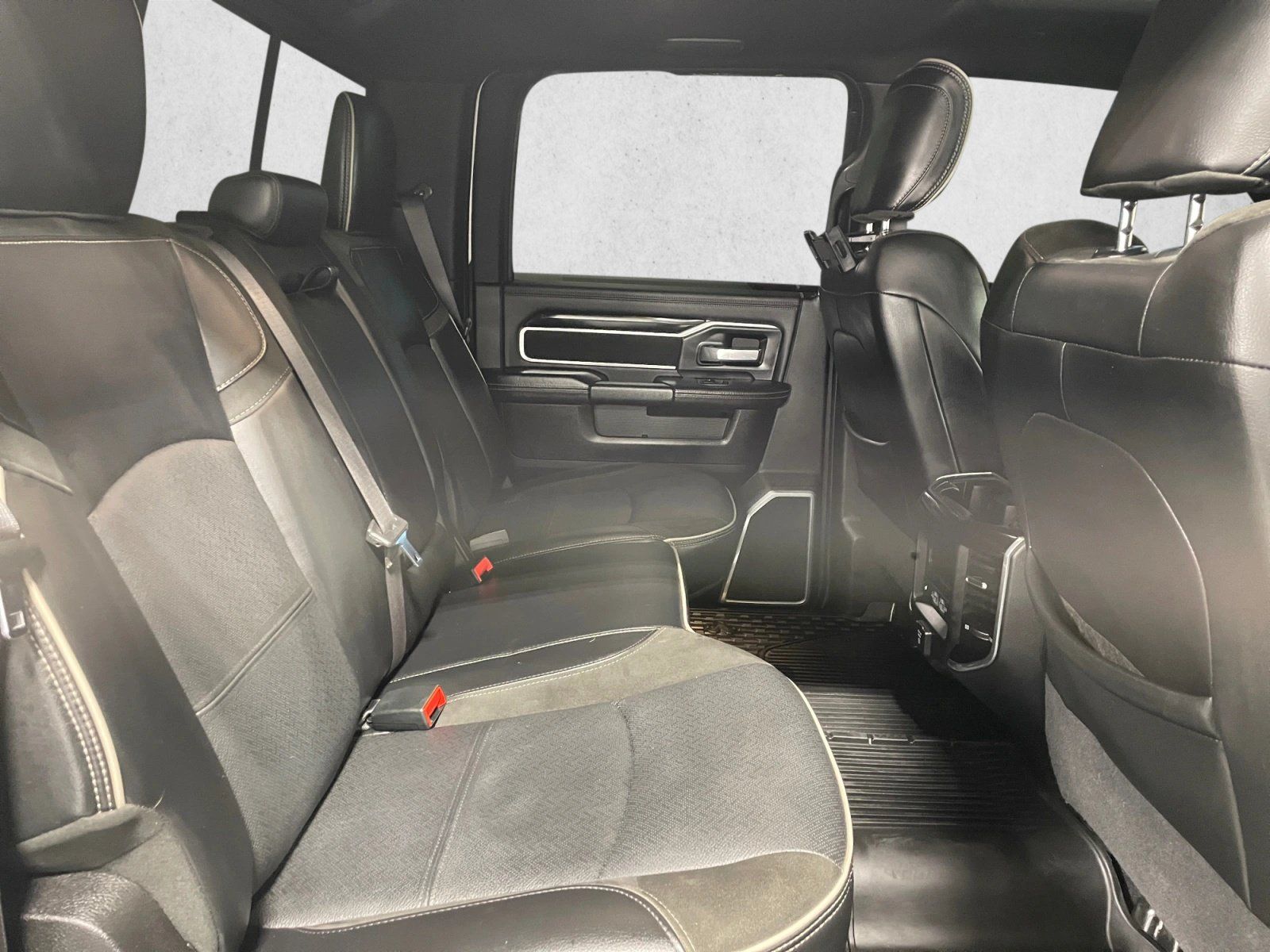 Used 2020 RAM 3500 Laramie AWD/4WD image 25