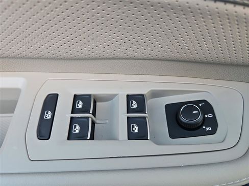 New 2026 Volkswagen Atlas SEL image 12