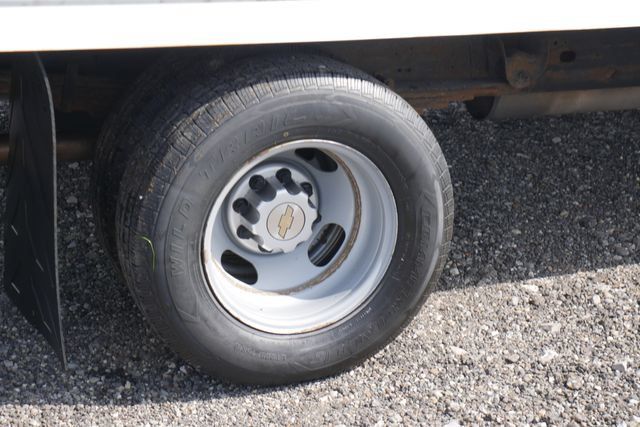 Used 2016 Chevrolet Express 3500 RWD image 9