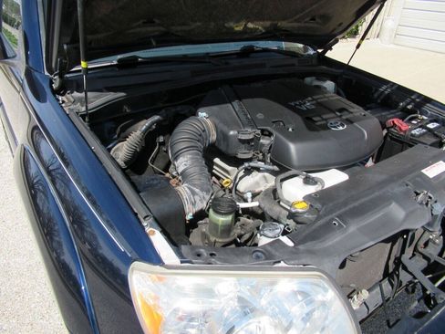 Used 2006 Toyota 4Runner SR5 AWD/4WD image 7