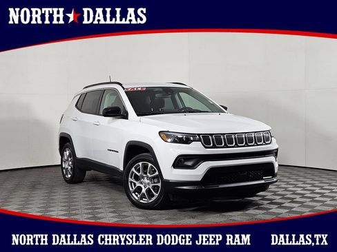 Used 2022 Jeep Compass Latitude AWD/4WD image 1