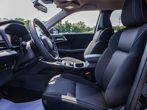 New 2025 Mitsubishi Outlander ES image 14