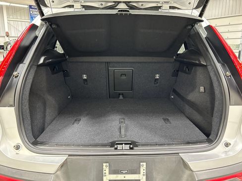 Used 2019 Volvo XC40 T5 Momentum AWD/4WD image 29