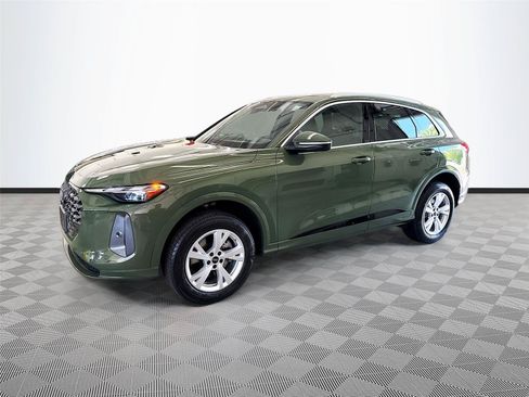 Certified 2025 Audi Q5 Premium w/ Convenience Package AWD/4WD image 3