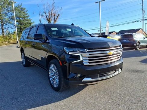 Certified 2023 Chevrolet Suburban High Country w/ Advanced Technology Package image 9