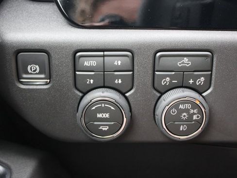 New 2026 Chevrolet Silverado 1500 LT Trail Boss w/ Convenience Package II AWD/4WD image 39