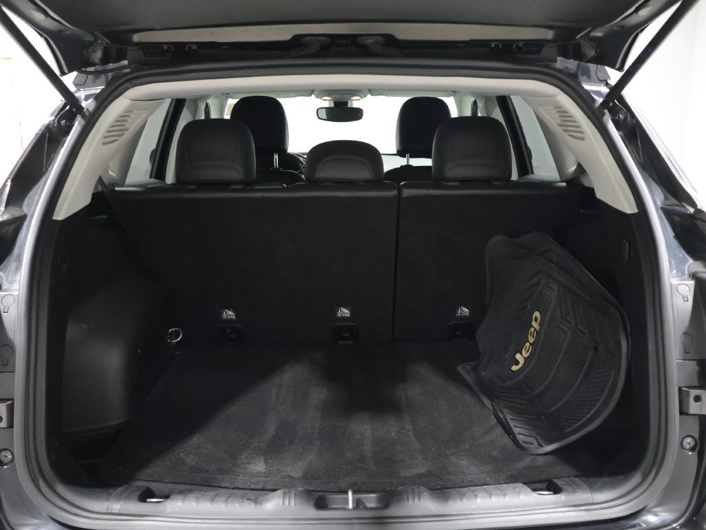Used 2019 Jeep Compass Trailhawk AWD/4WD image 4