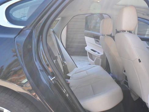 Used 2017 Jaguar XF Premium image 41