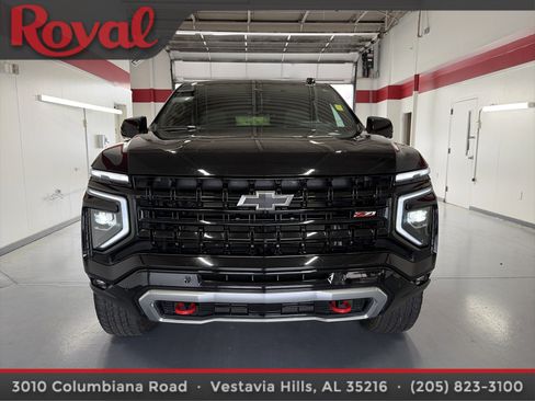 Used 2025 Chevrolet Tahoe Z71 w/ Z71 Off-Road Package image 9