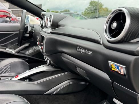 Used 2015 Ferrari California T RWD image 30