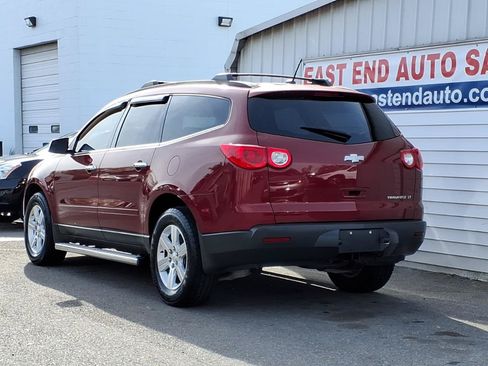 Used 2011 Chevrolet Traverse LT w/ Personal Connectivity Package FWD image 3