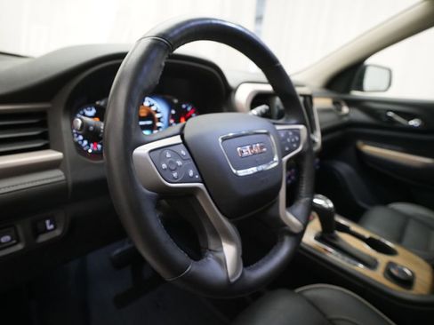 Used 2018 GMC Acadia Denali w/ Technology Package AWD/4WD image 8