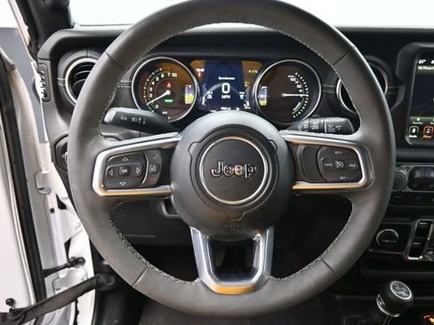 Used 2023 Jeep Wrangler Unlimited Sahara w/ Cold Weather Group AWD/4WD image 22