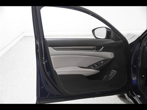 Used 2020 Honda Accord LX image 4