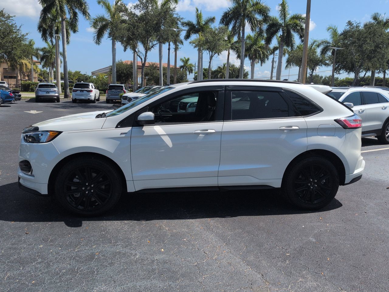 Certified 2024 Ford Edge ST-Line w/ Cargo Accessory Package AWD/4WD image 7