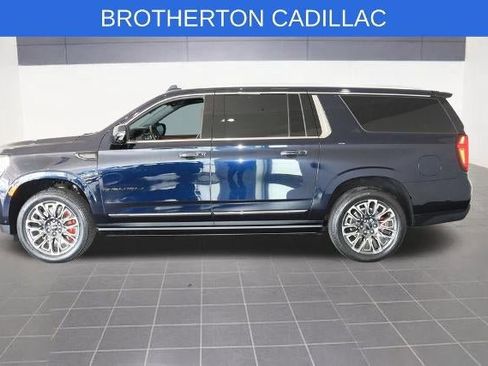 Used 2023 GMC Yukon XL Denali Ultimate AWD/4WD image 2