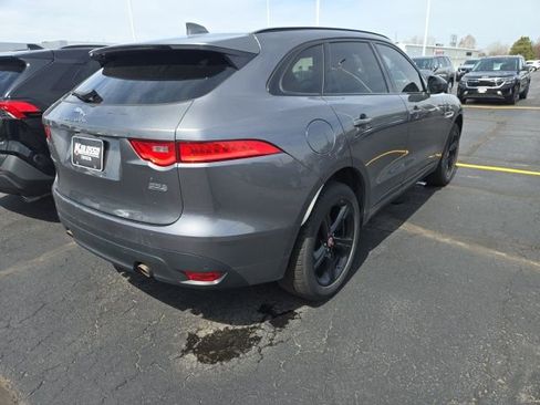 Used 2019 Jaguar F-PACE R-Sport image 6