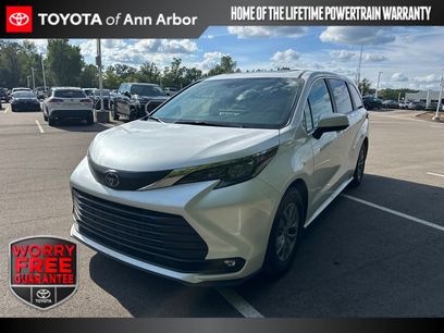 Used 2025 Toyota Sienna XLE